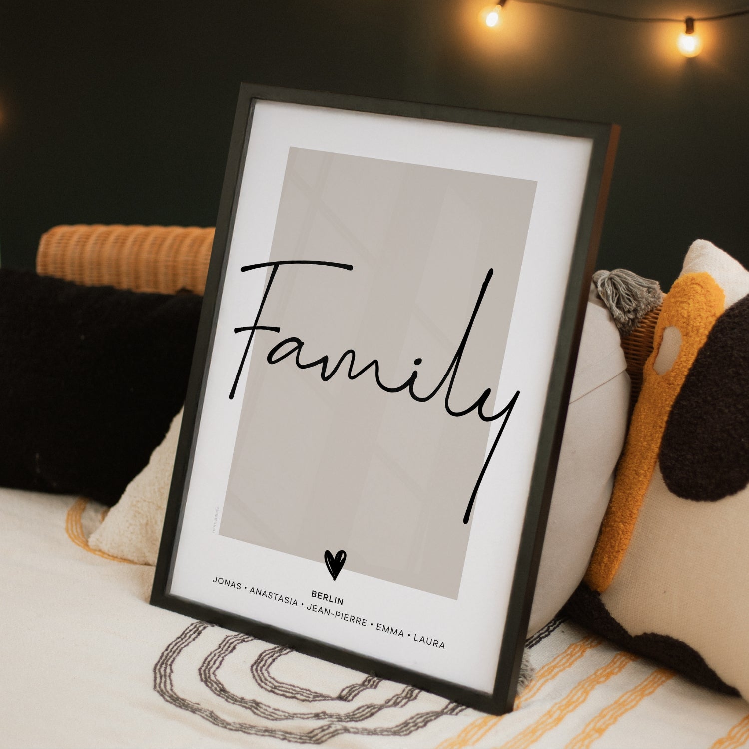 Personalisiertes Familienposter: minimalistische Line Art Illustration einer Familie als Wandbild und besonderes Geschenk