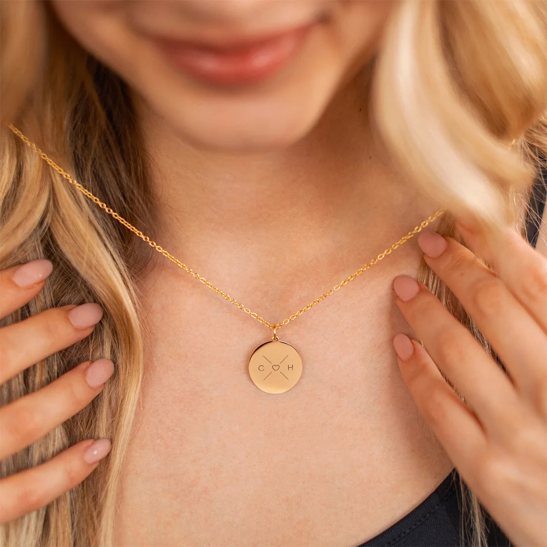 Gravierbare Halskette in Silber und Gold aus Edelstahl oder Sterling-Silber | Personalisierbar bei Momenterie